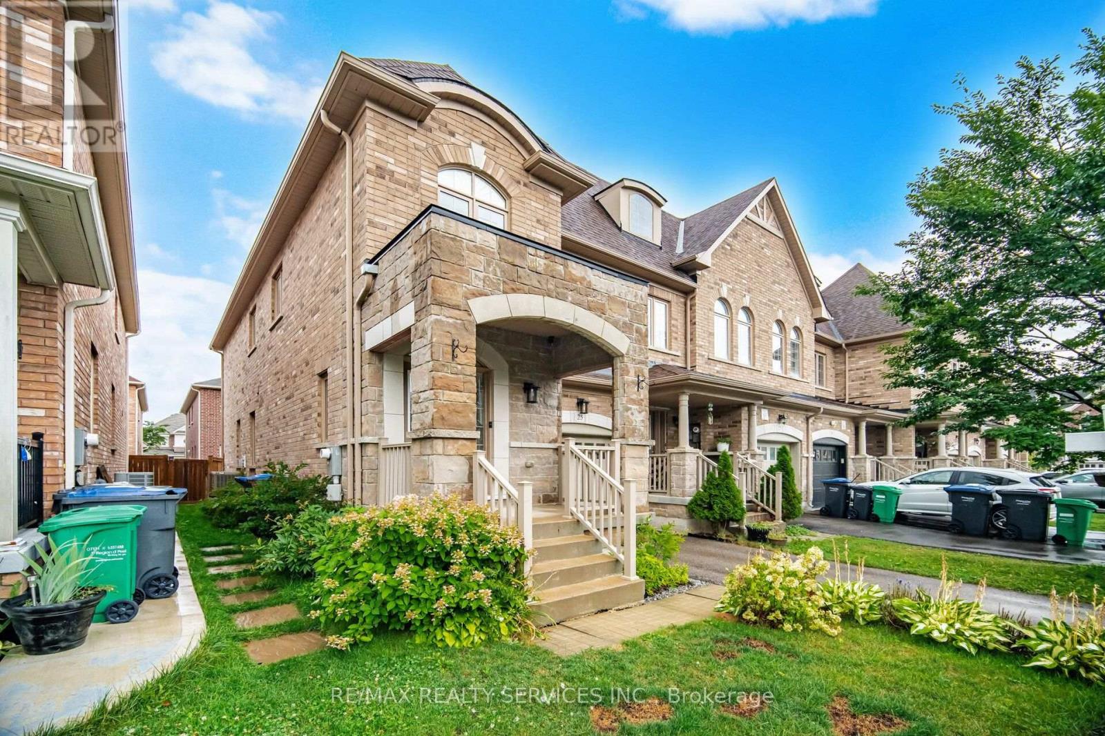 25 Yately Street Property Photo 4