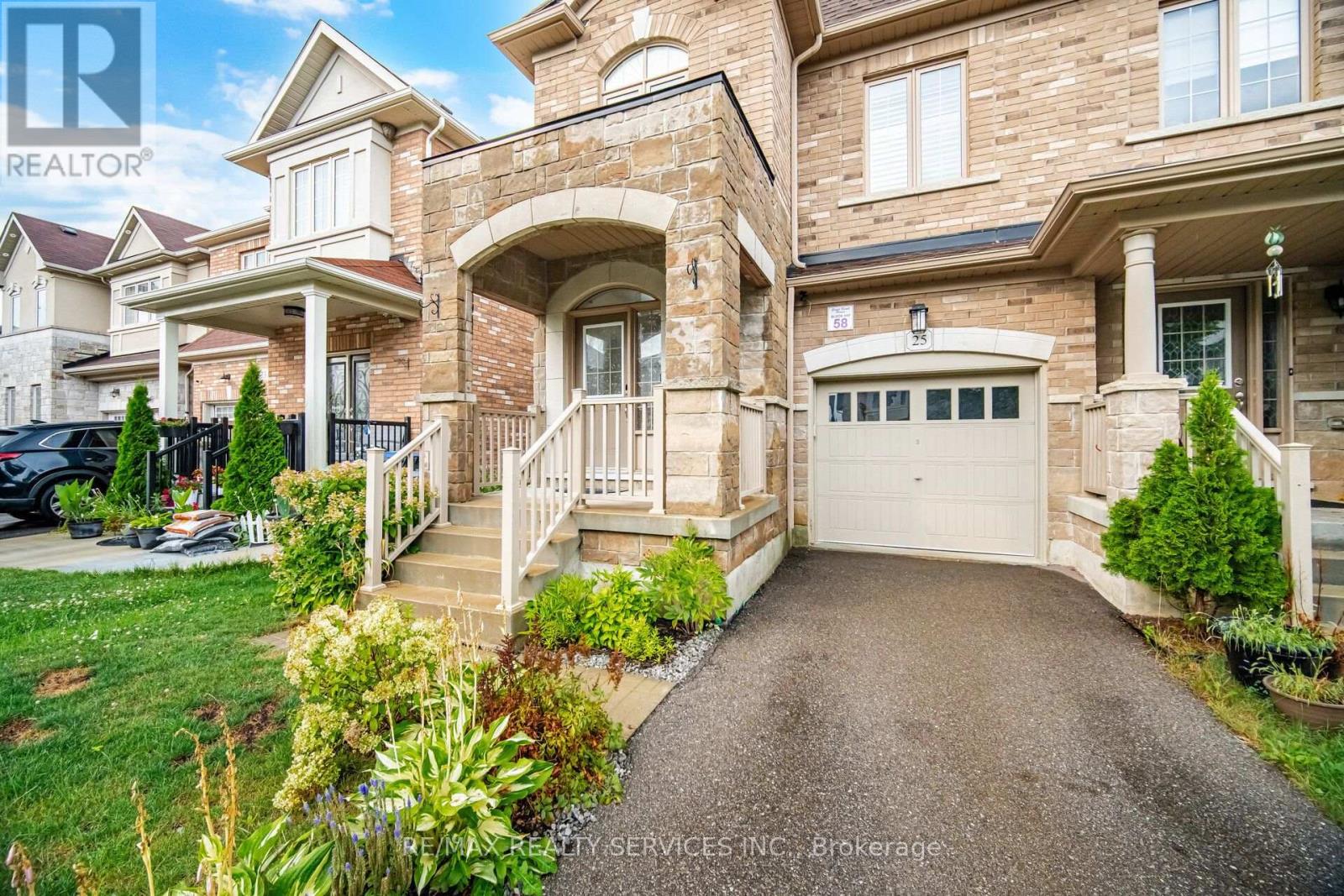 25 Yately Street Property Photo 5
