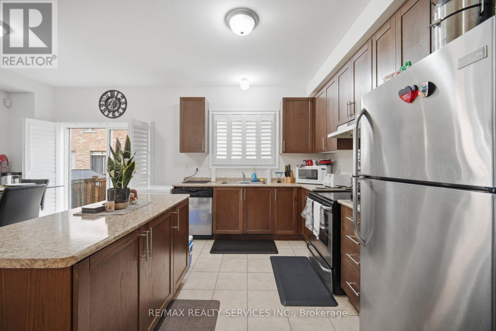25 Yately Street Property Photo 17