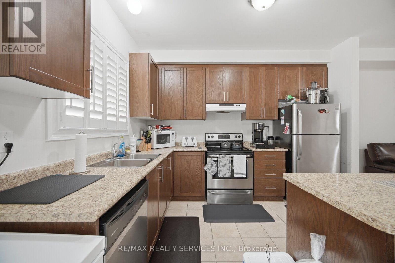 25 Yately Street Property Photo 18