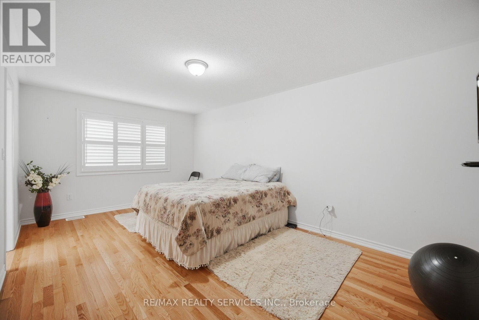 25 Yately Street Property Photo 23