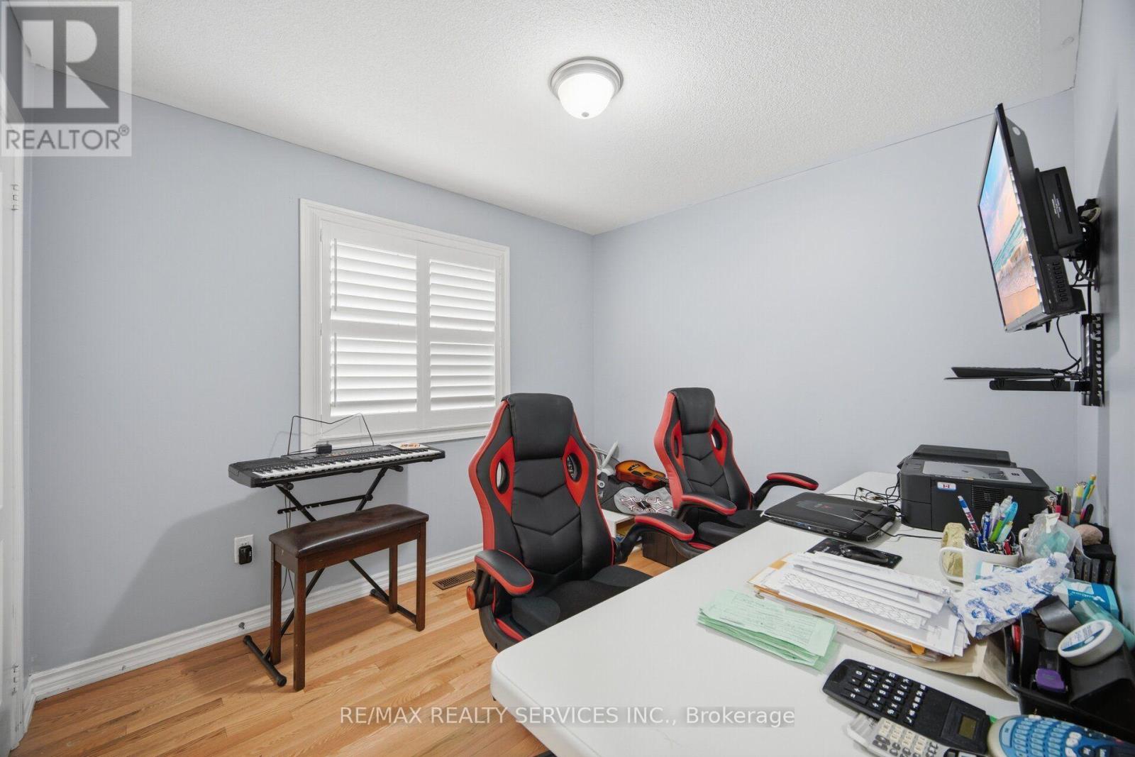 25 Yately Street Property Photo 32