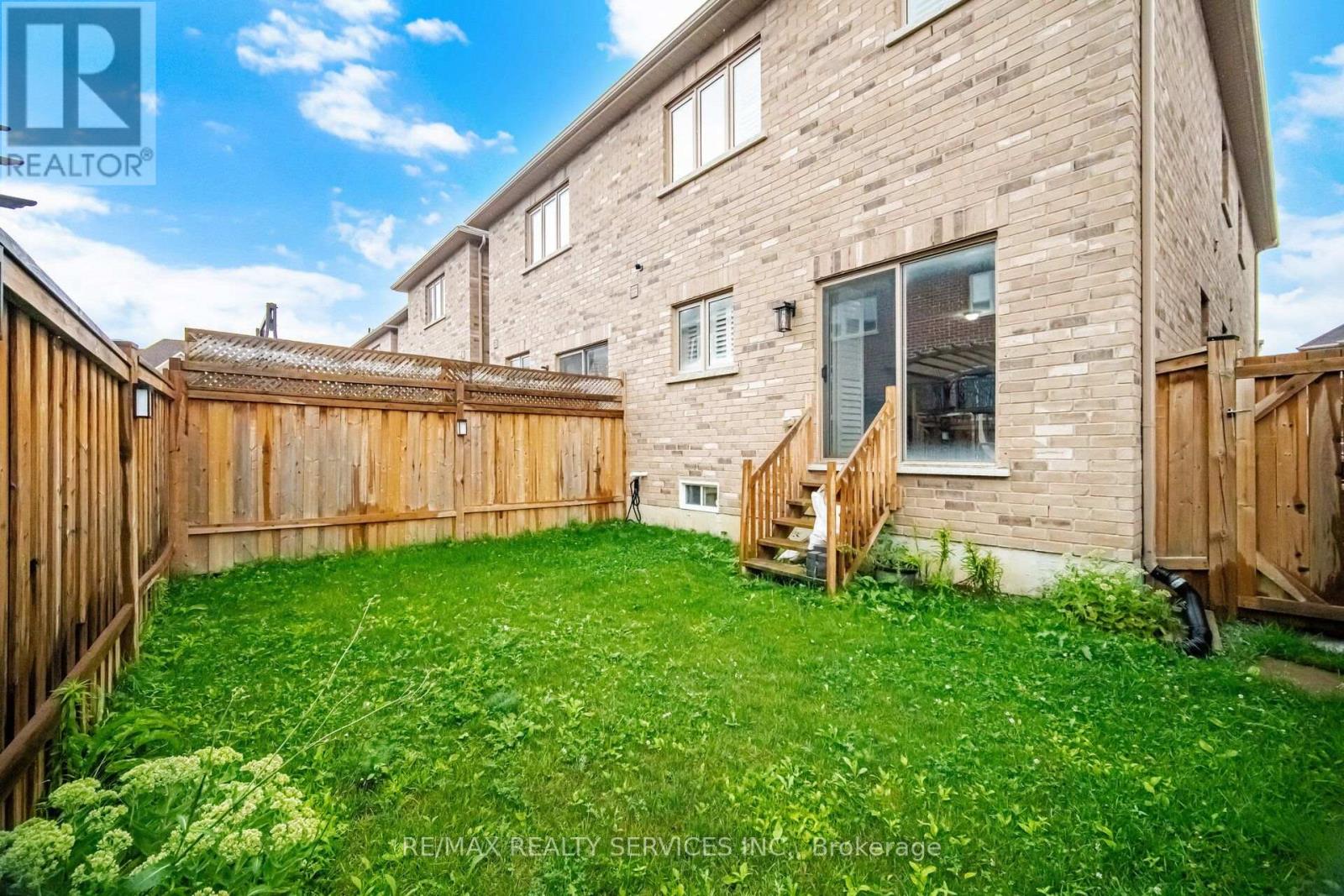25 Yately Street Property Photo 44