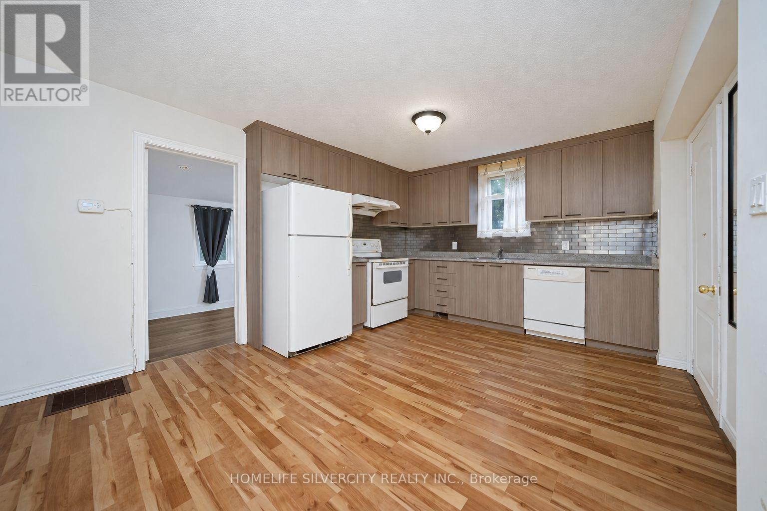 30 Woodward Avenue Property Photo 8