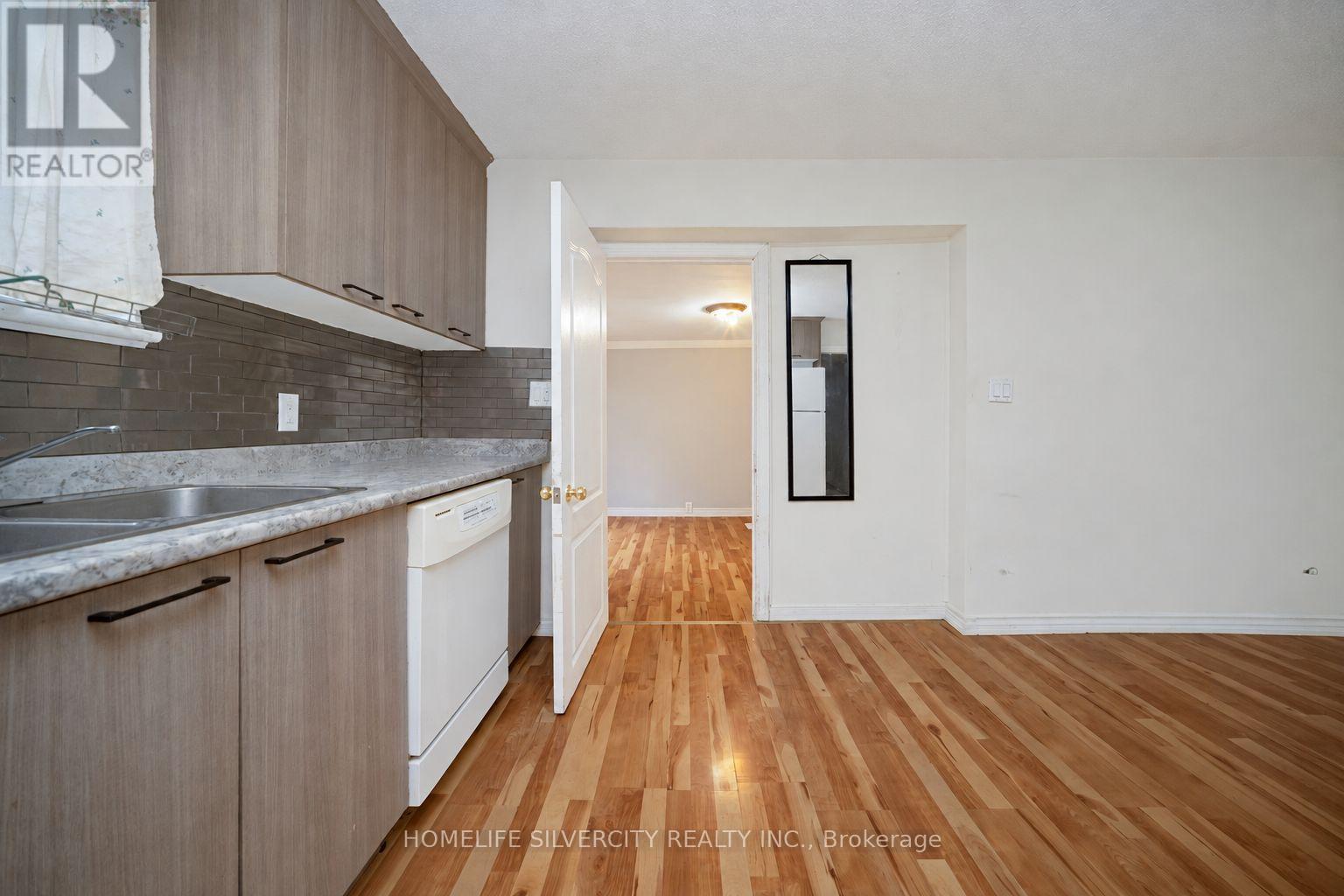 30 Woodward Avenue Property Photo 12