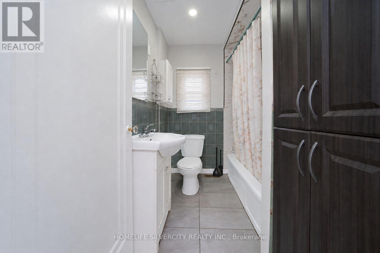 30 Woodward Avenue Property Photo 15