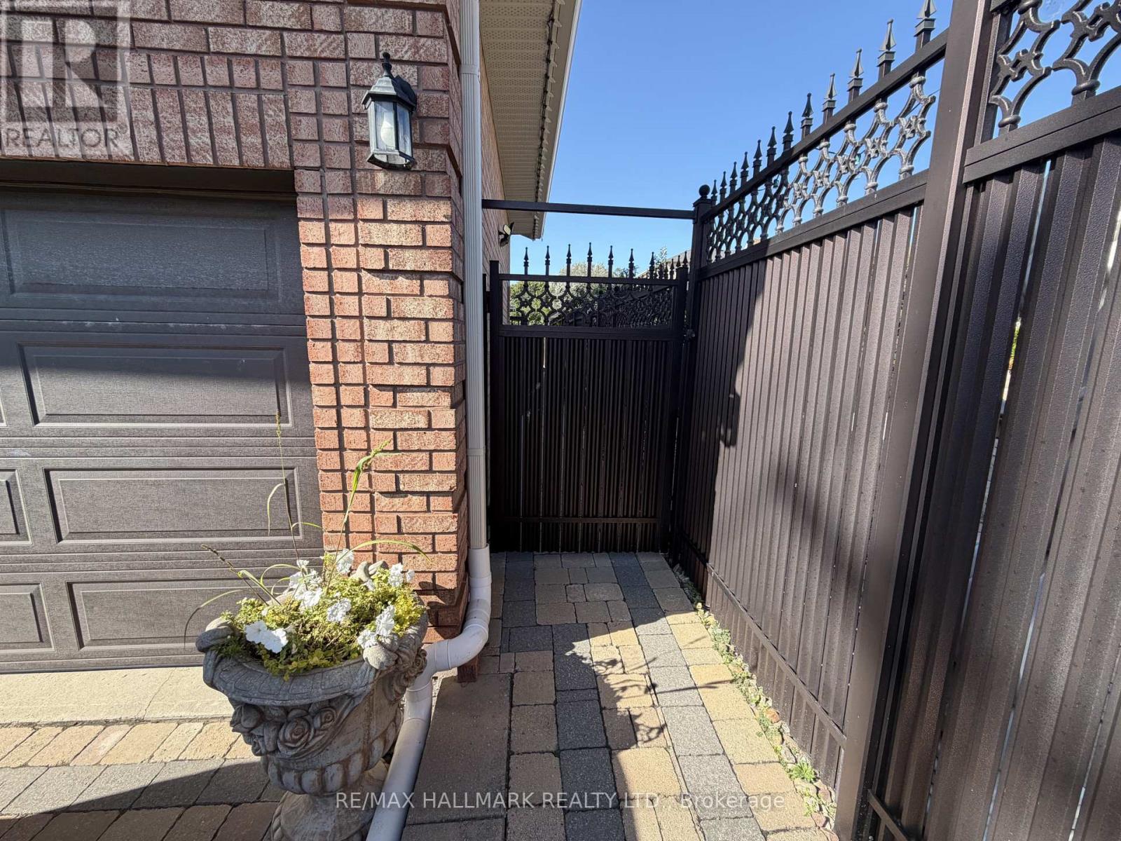 Bsmt - 190 Falstaff Avenue Property Photo 2