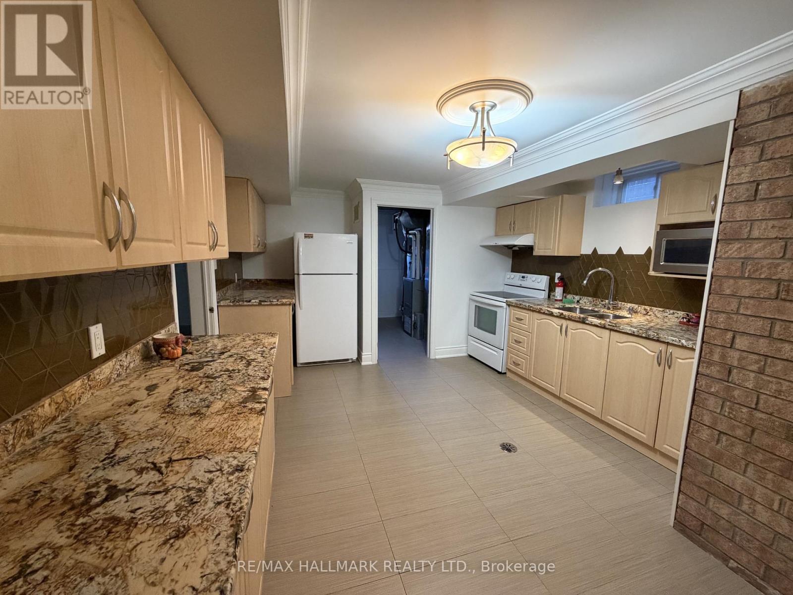 Bsmt - 190 Falstaff Avenue Property Photo 9