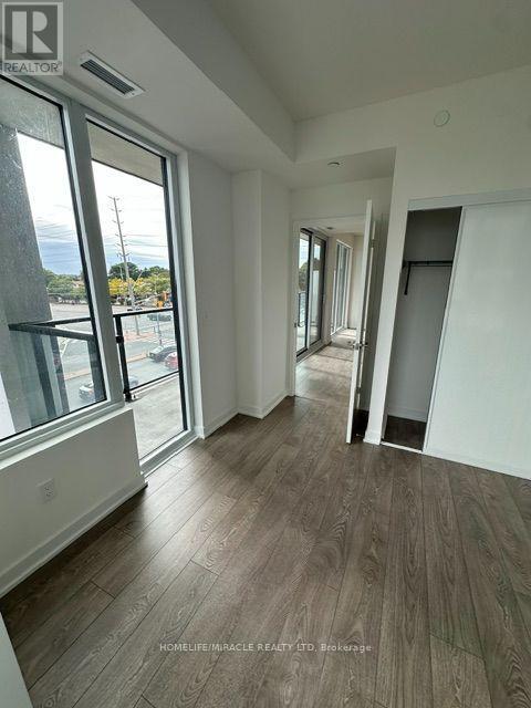 206 - 209 Steeles Avenue Property Photo 7