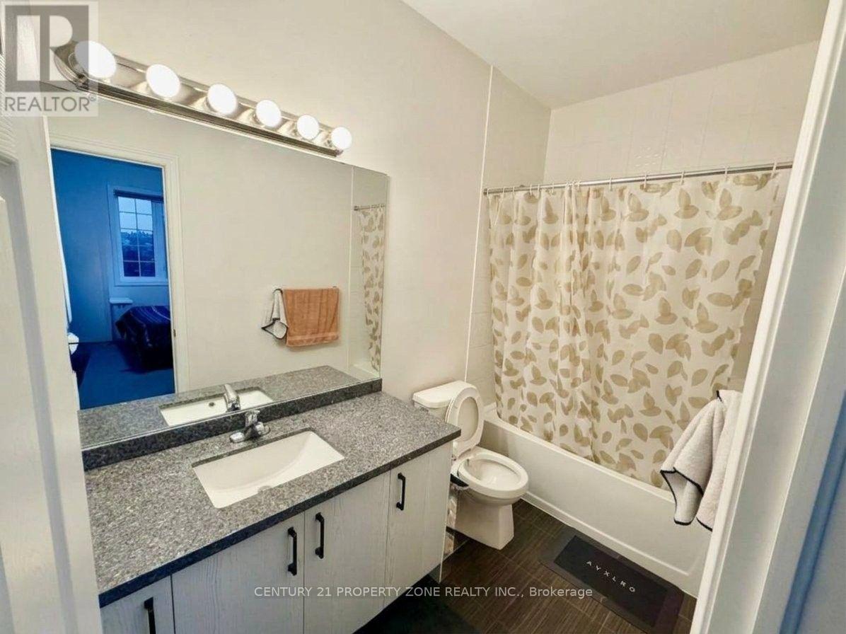 Main/upper - 31 Hashmi Place Property Photo 14