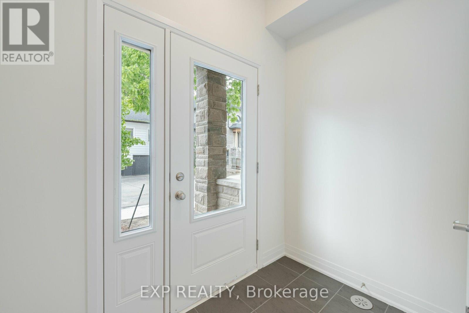209 Wyndham Street Property Photo 2