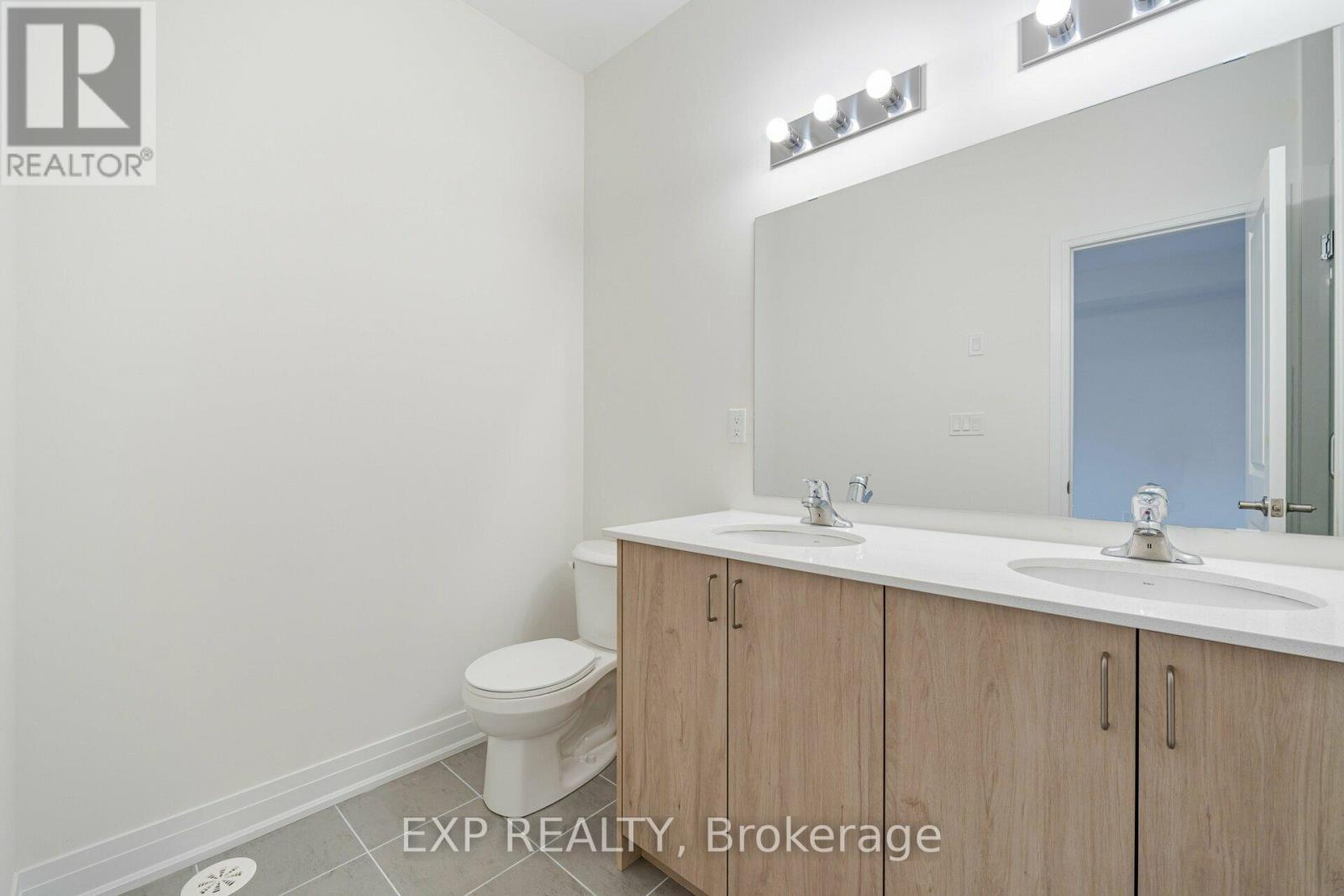 209 Wyndham Street Property Photo 23
