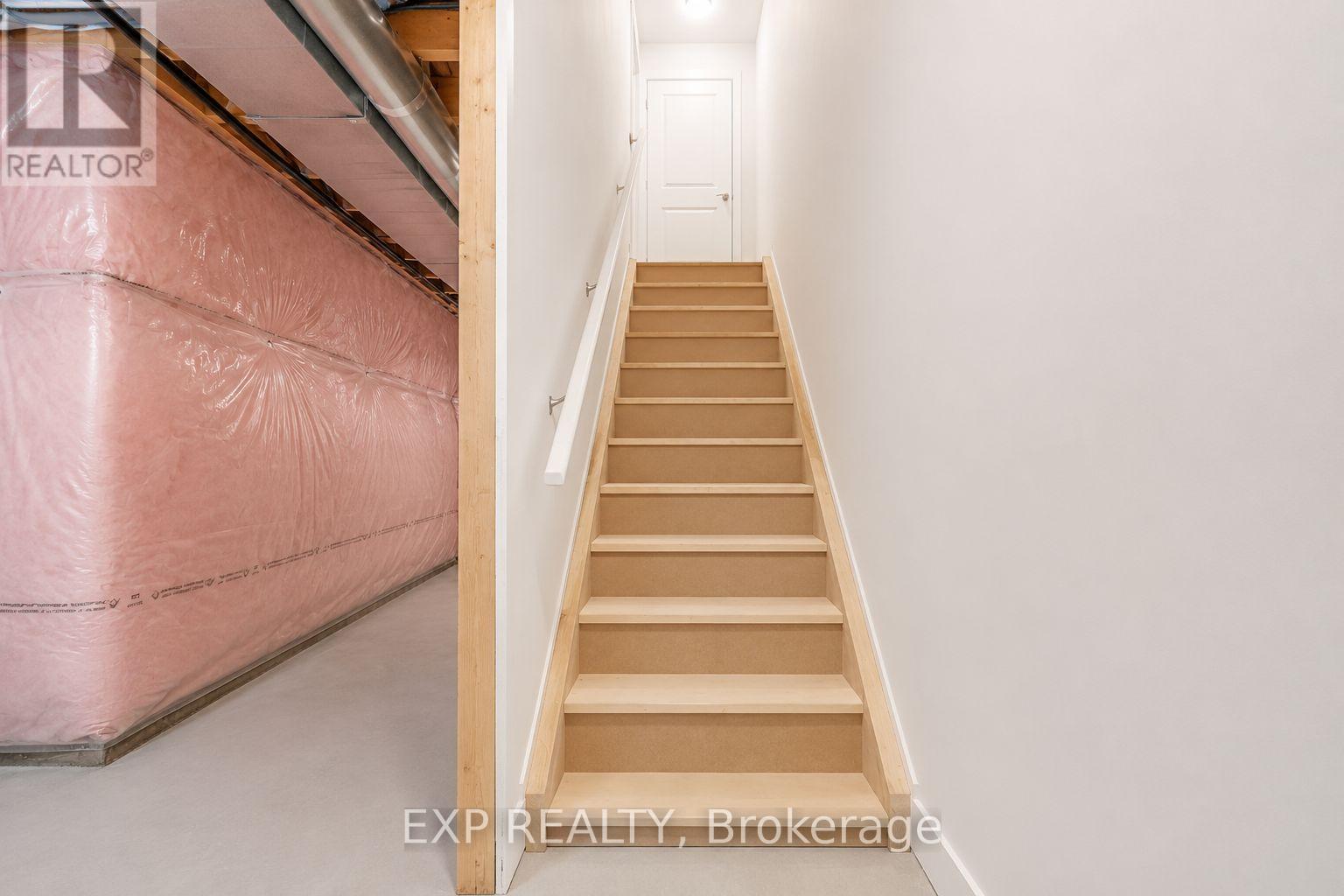 209 Wyndham Street Property Photo 33