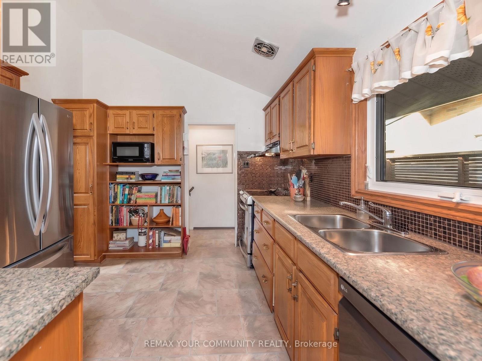 1899 Delaney Drive Property Photo 11