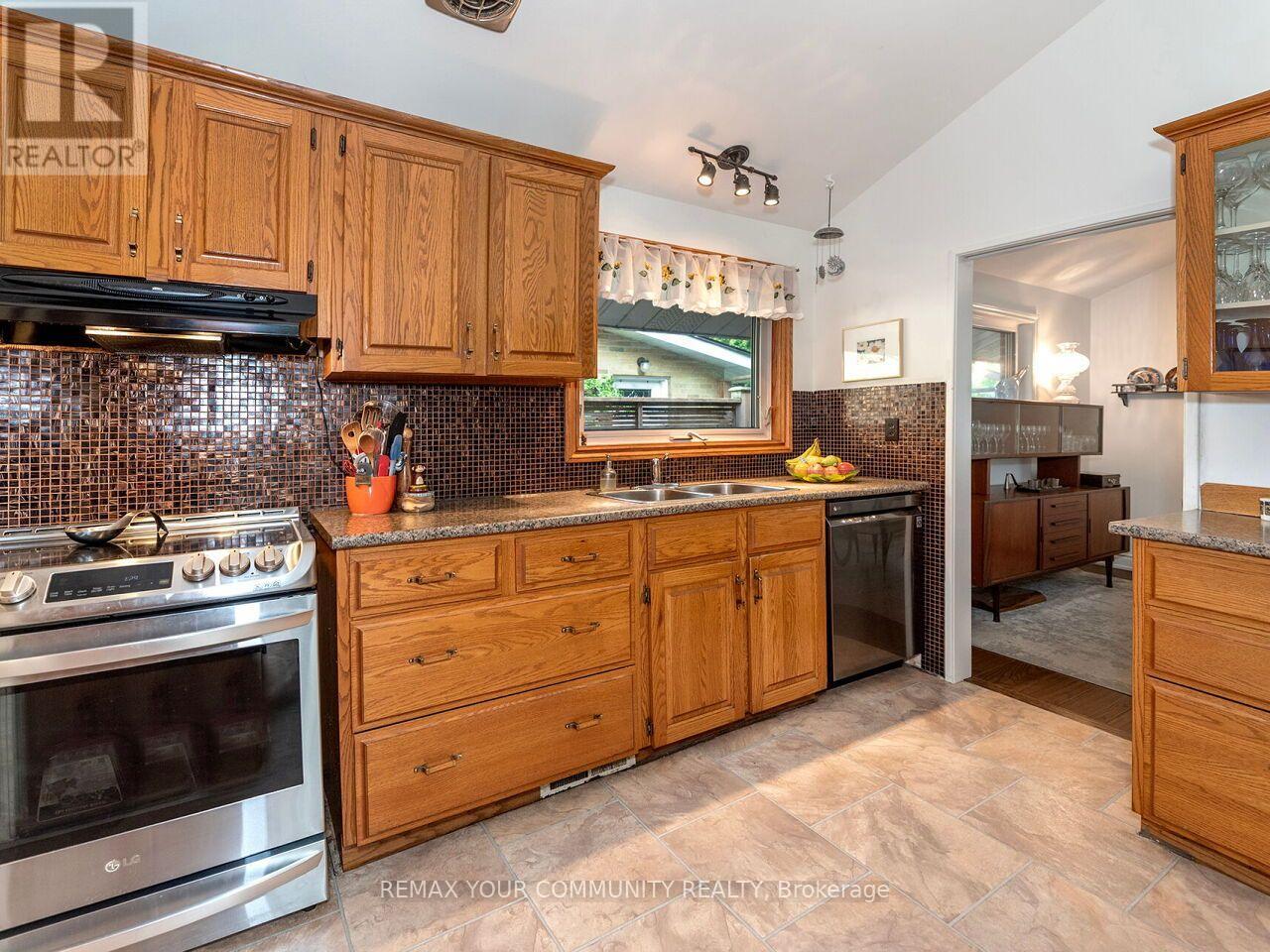 1899 Delaney Drive Property Photo 12