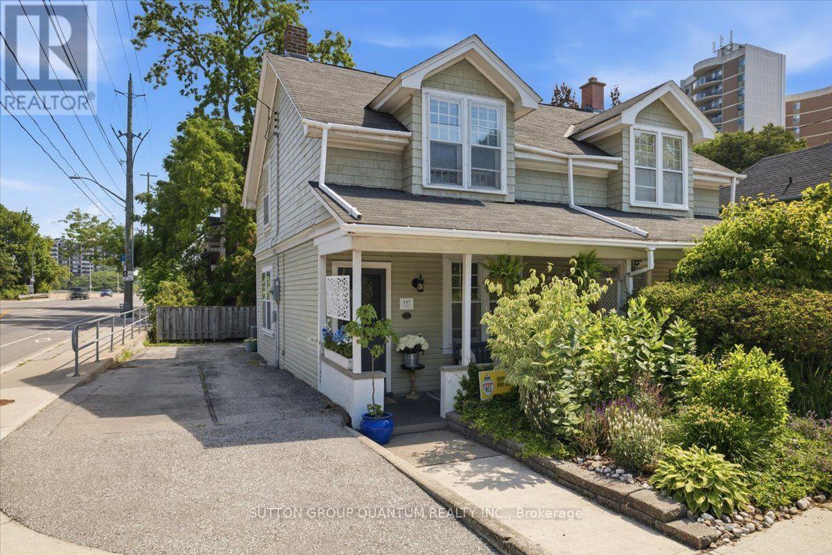 137 Chisholm Street Property Photo 2