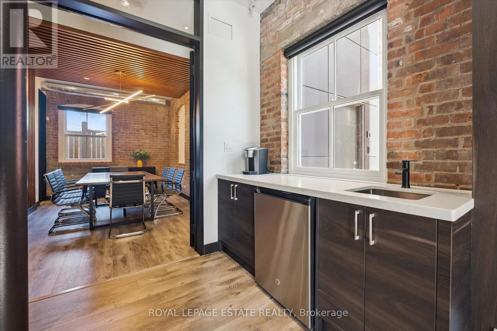 2a - 139 Thomas Street Property Photo 4