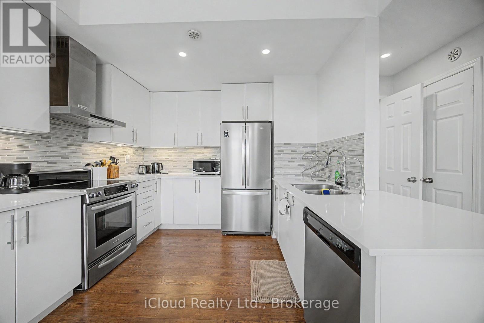 6 - 180 Howden Boulevard Property Photo 3