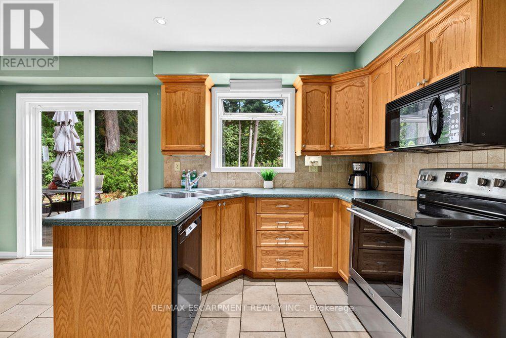 159 All Saints Crescent Property Photo 6