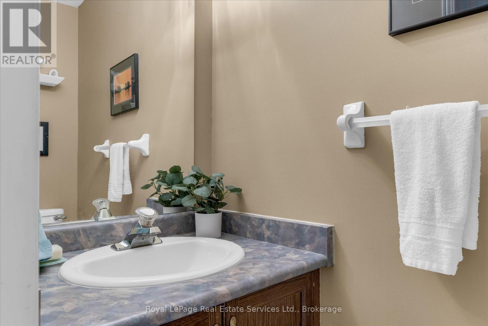 1155 Davis Lane Property Photo 6