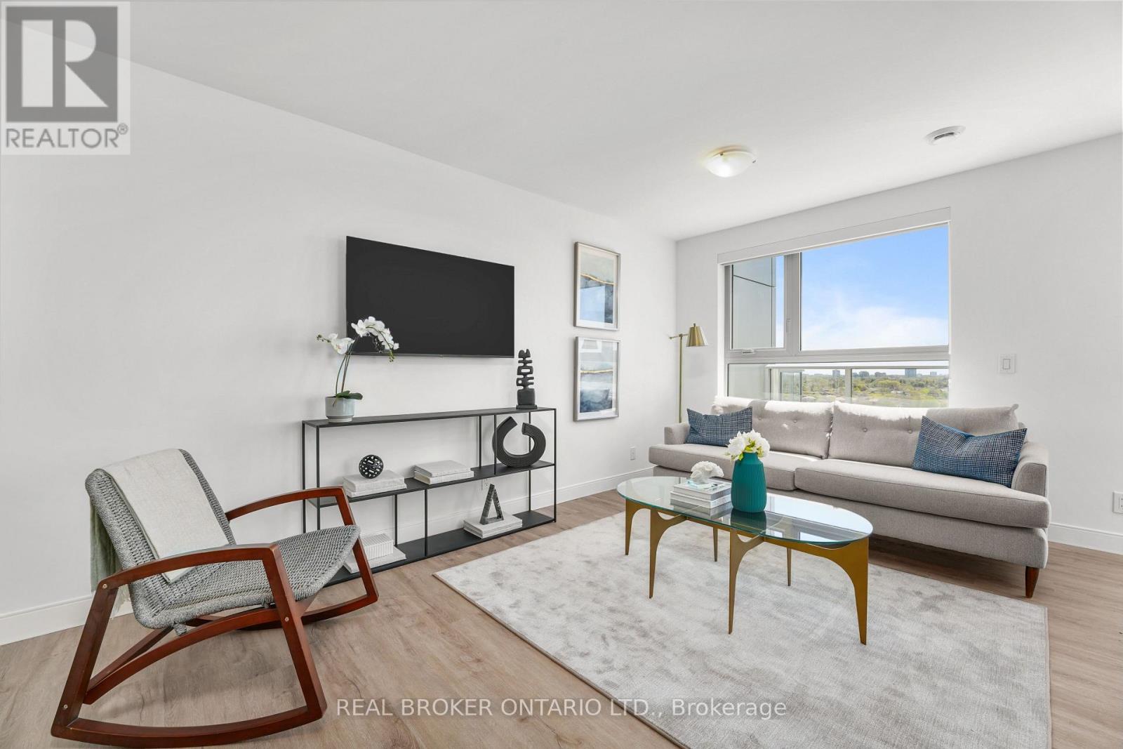 611 - 100 Manett Crescent Property Photo 2