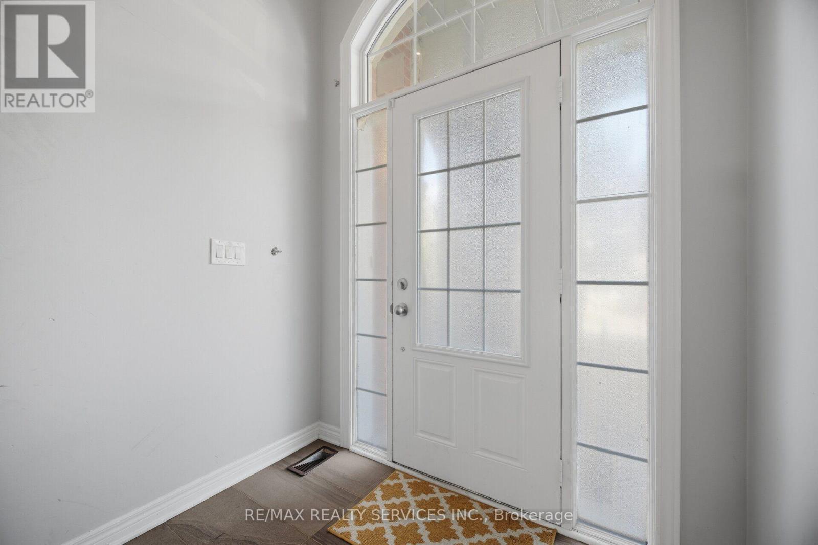 72 Rockman Crescent Property Photo 5