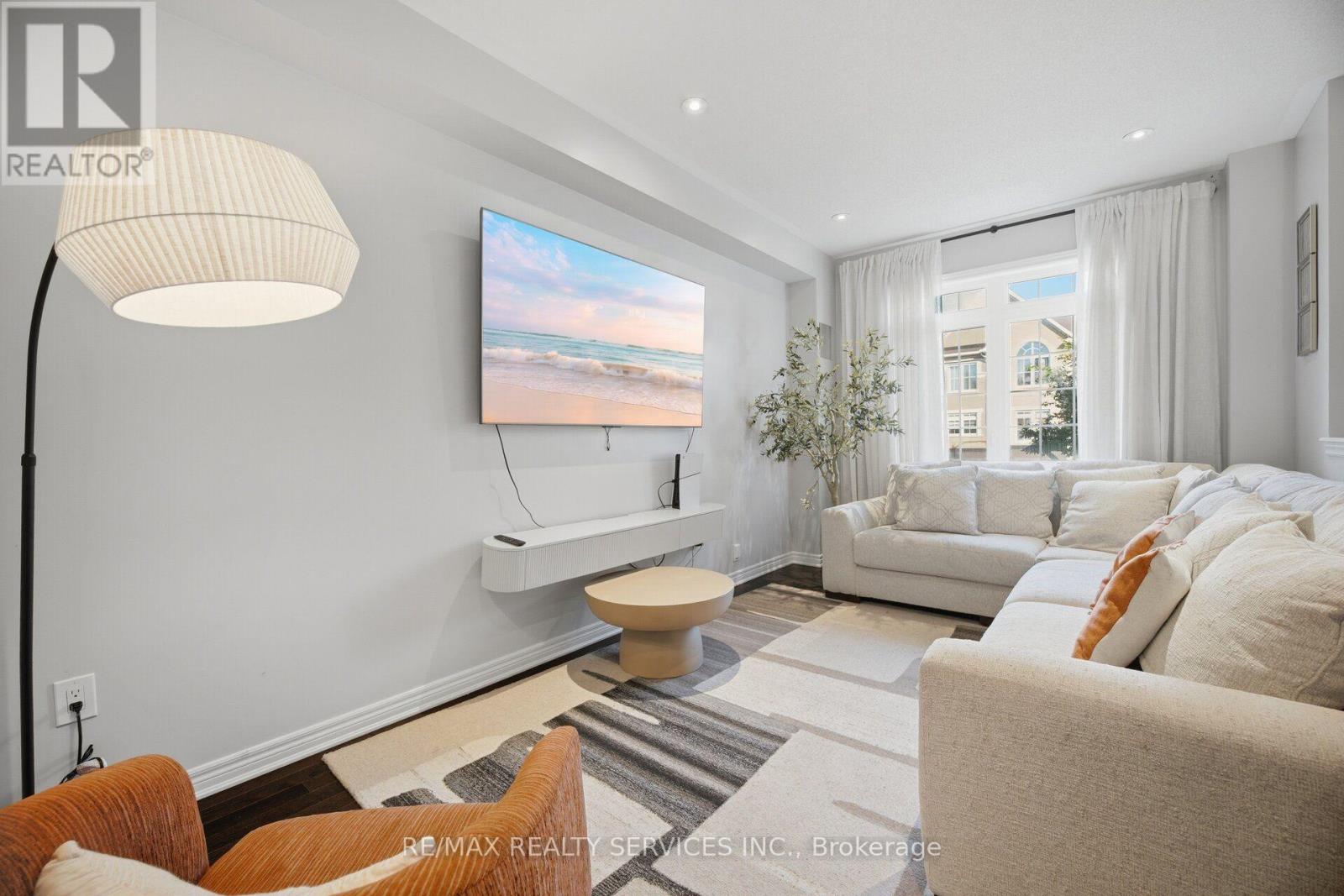 72 Rockman Crescent Property Photo 10