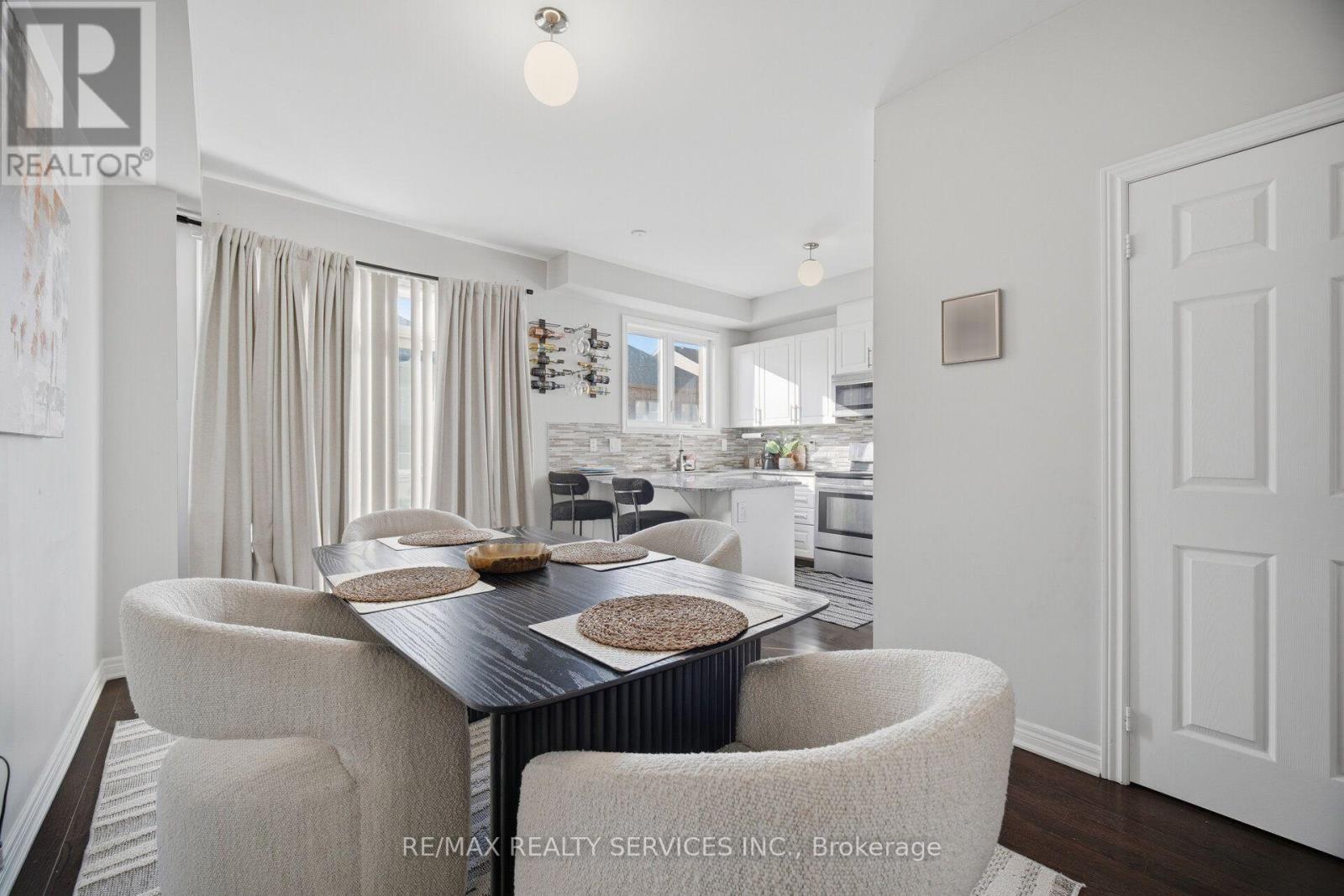 72 Rockman Crescent Property Photo 14