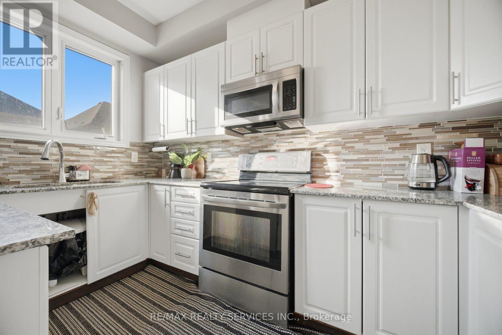 72 Rockman Crescent Property Photo 17