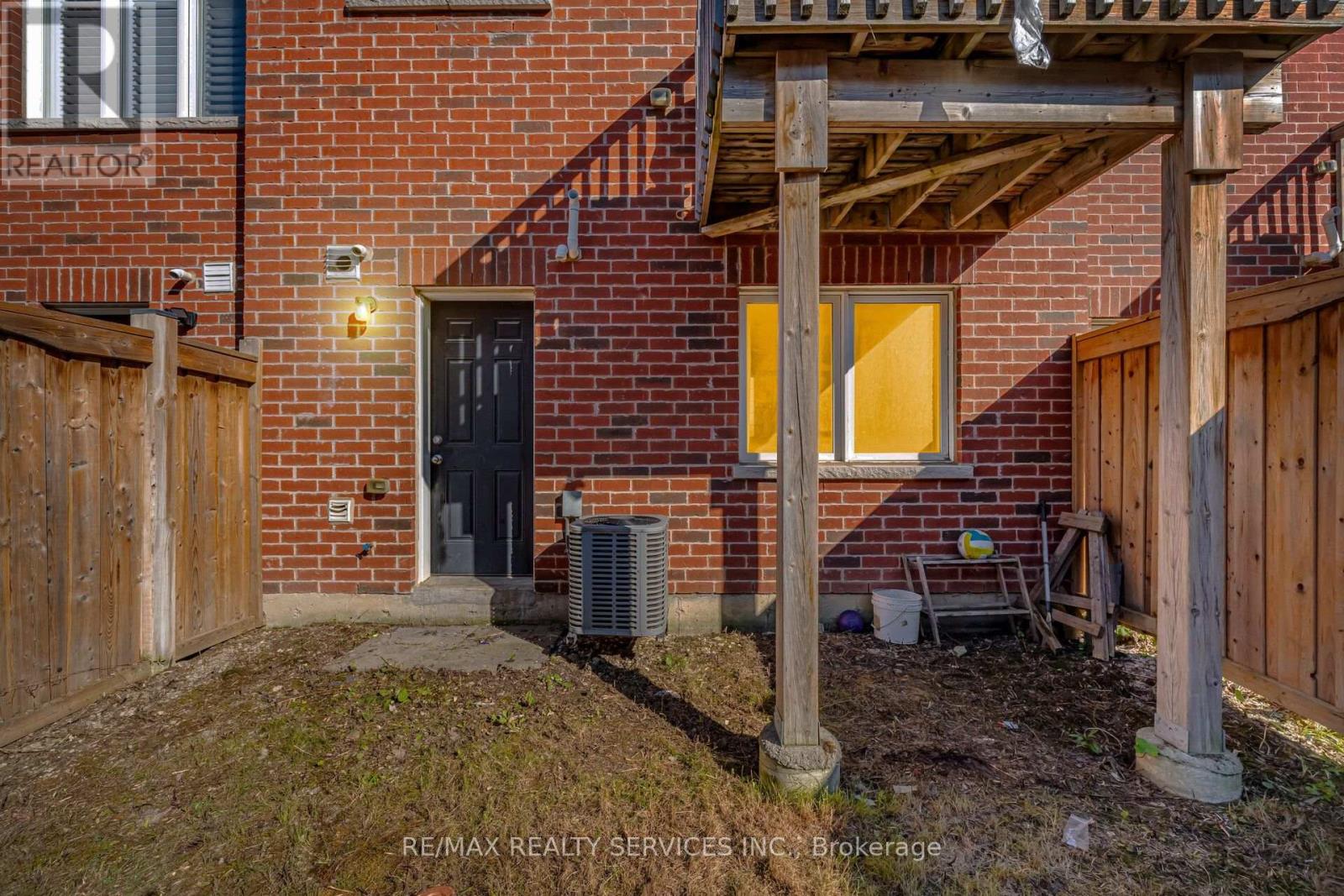 72 Rockman Crescent Property Photo 44