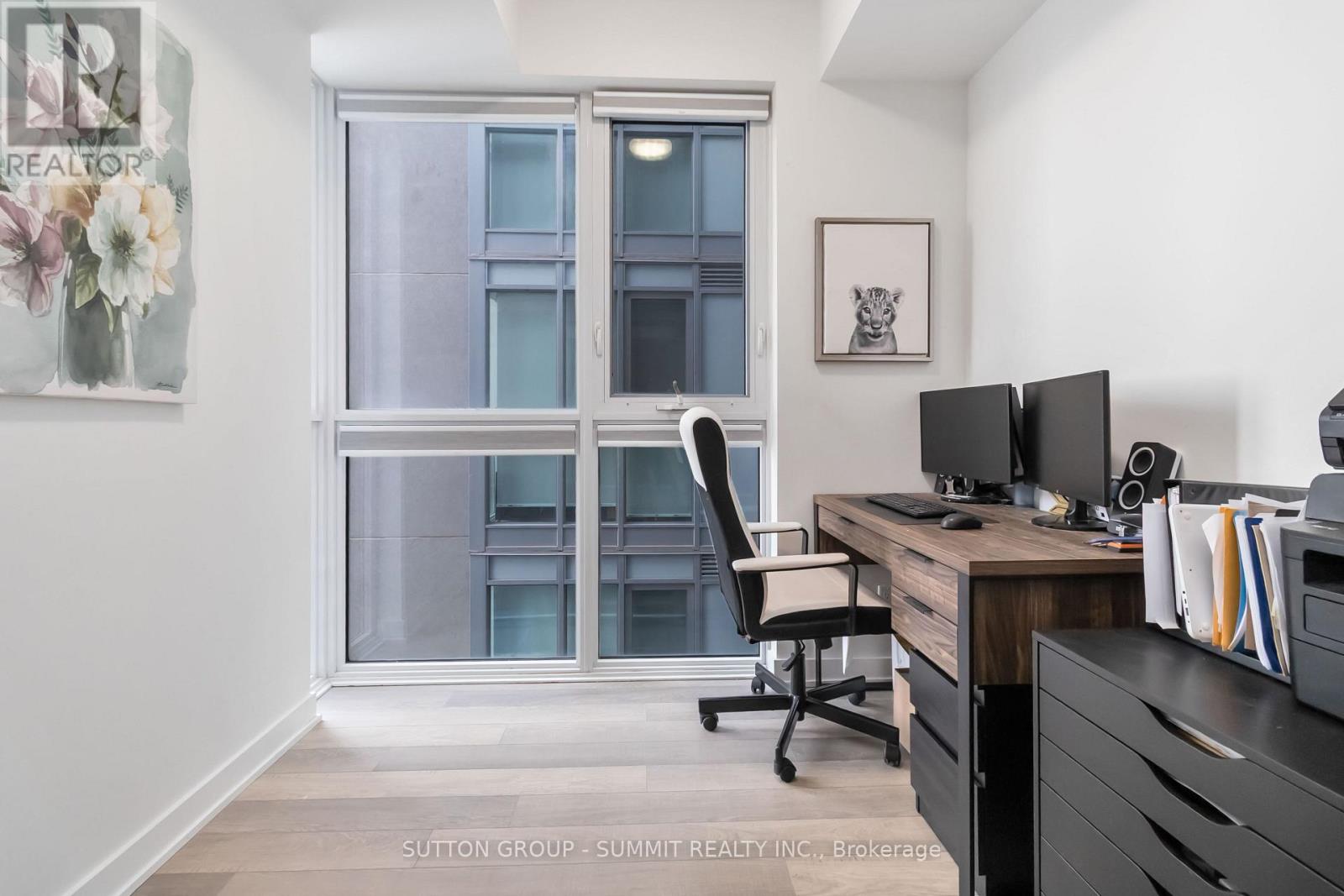 D422 - 5220 Dundas Street Property Photo 13
