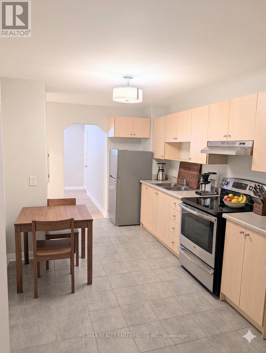 Apt 1 - 22 Peter Street S Property Photo 2