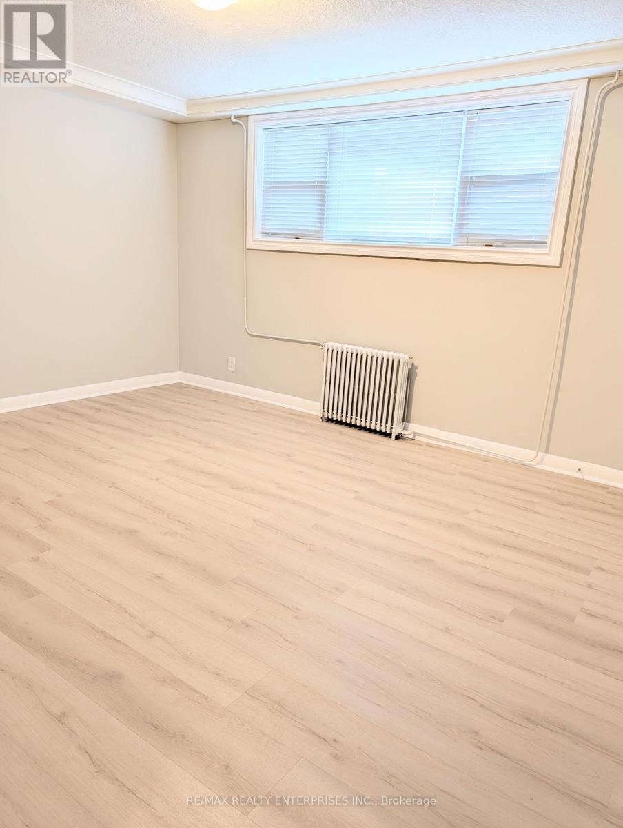 Apt 1 - 22 Peter Street S Property Photo 4