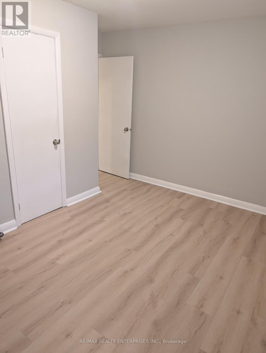 Apt 1 - 22 Peter Street S Property Photo 12