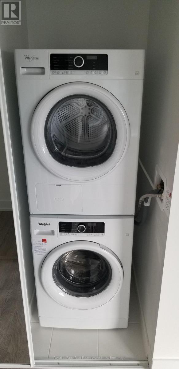 324 - 9 Mabelle Avenue Property Photo 12