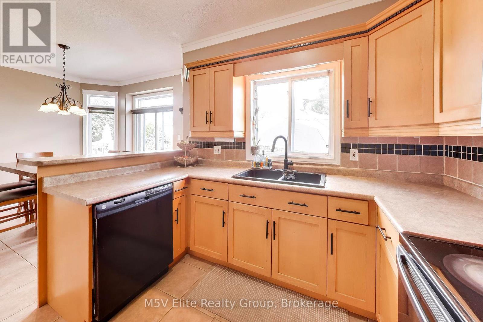 189 Churchill Road Property Photo 5