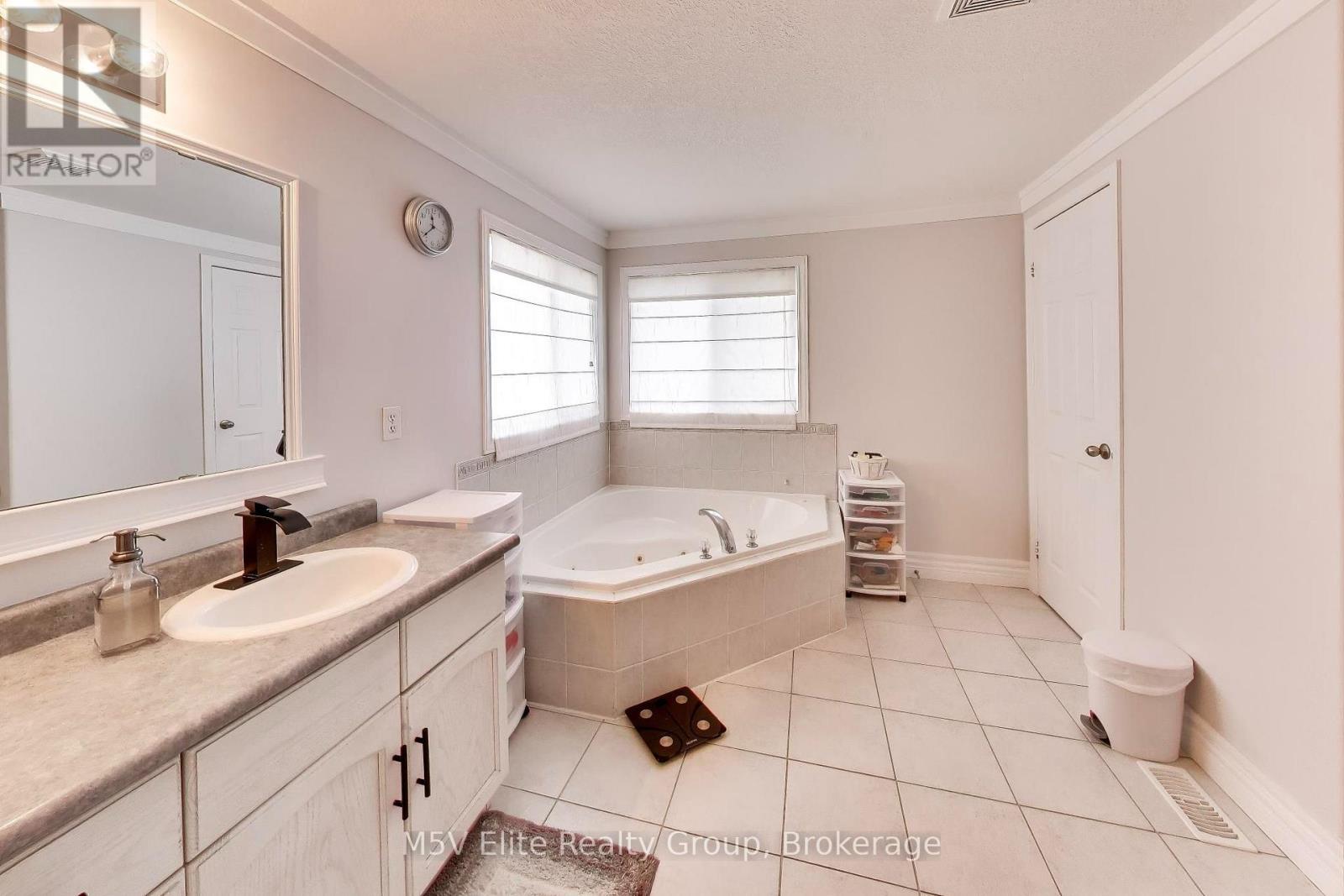 189 Churchill Road Property Photo 10