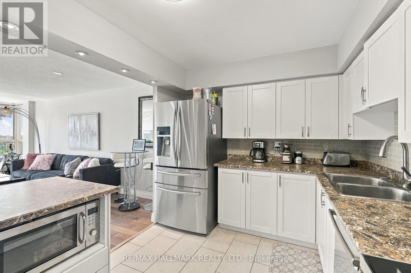 903 - 1485 Lakeshore Road E Property Photo 9