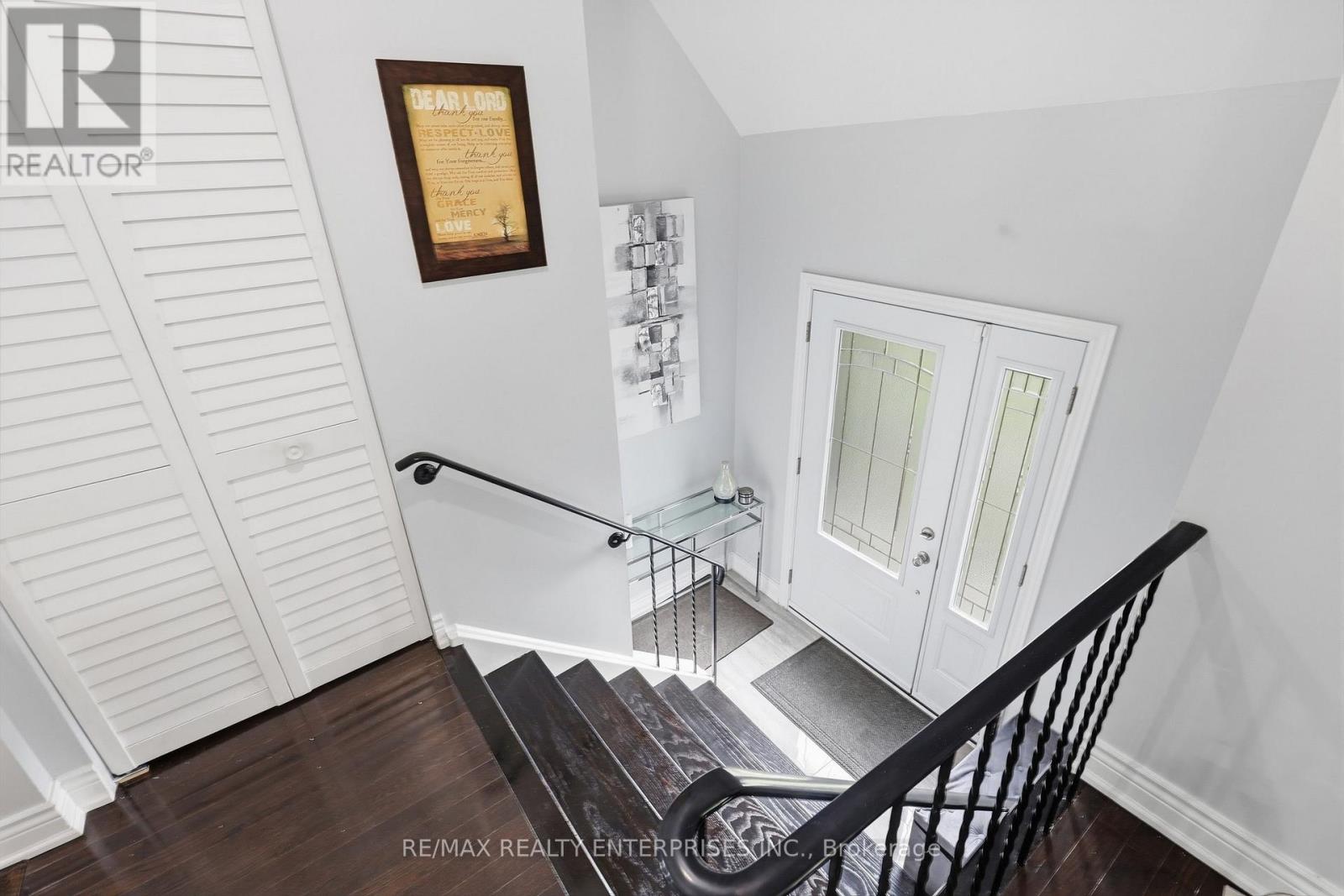 2506 Cobbinshaw Circle Property Photo 3