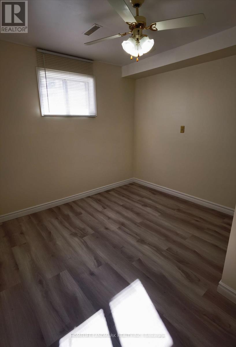 Lower - 2428 Cashmere Avenue Property Photo 8