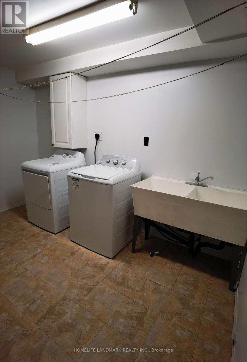 Lower - 2428 Cashmere Avenue Property Photo 9