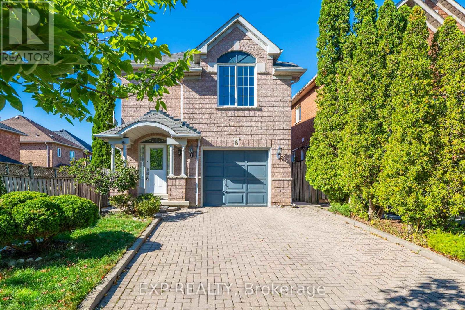 6 Purdy Crescent W Property Photo 1