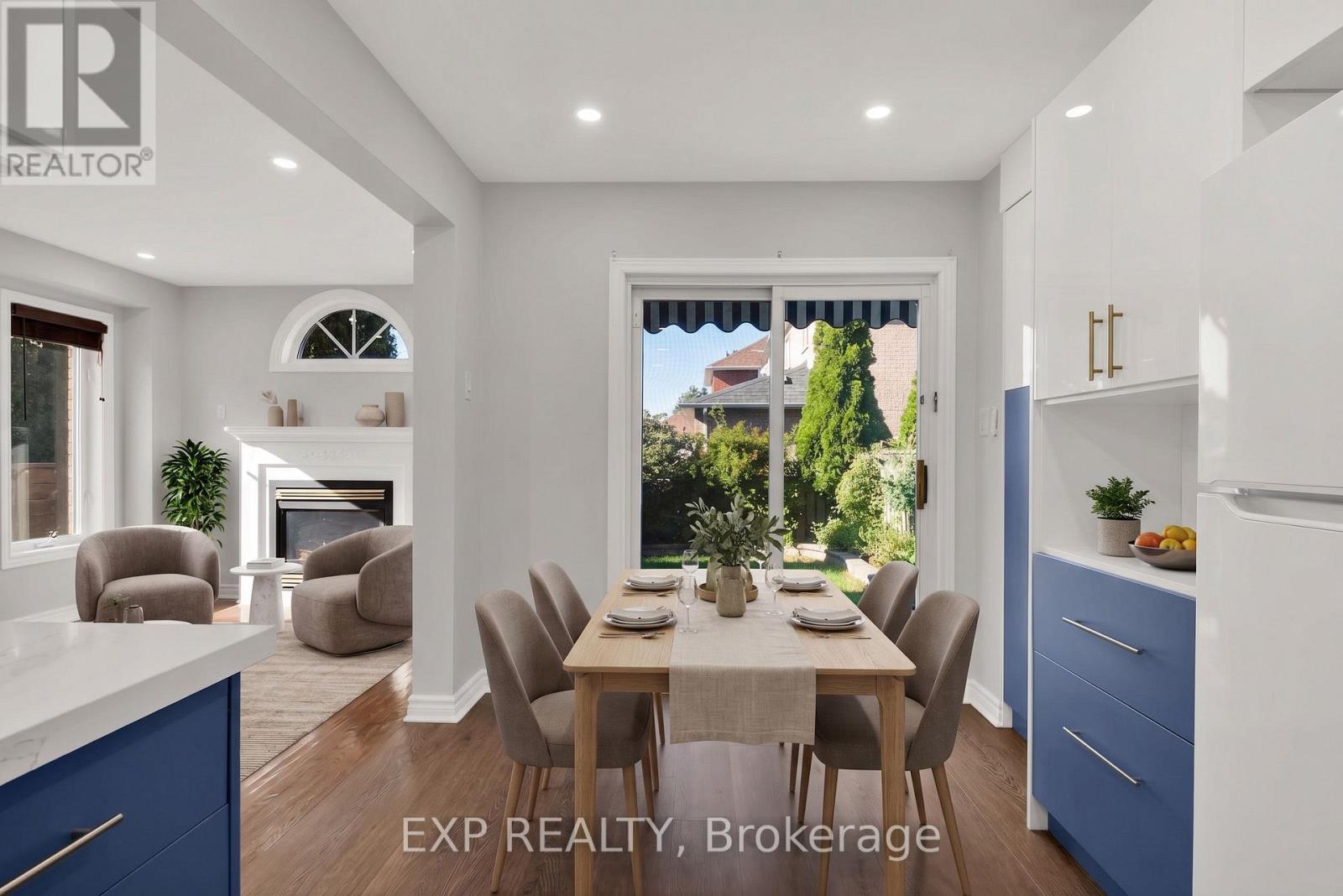 6 Purdy Crescent W Property Photo 15