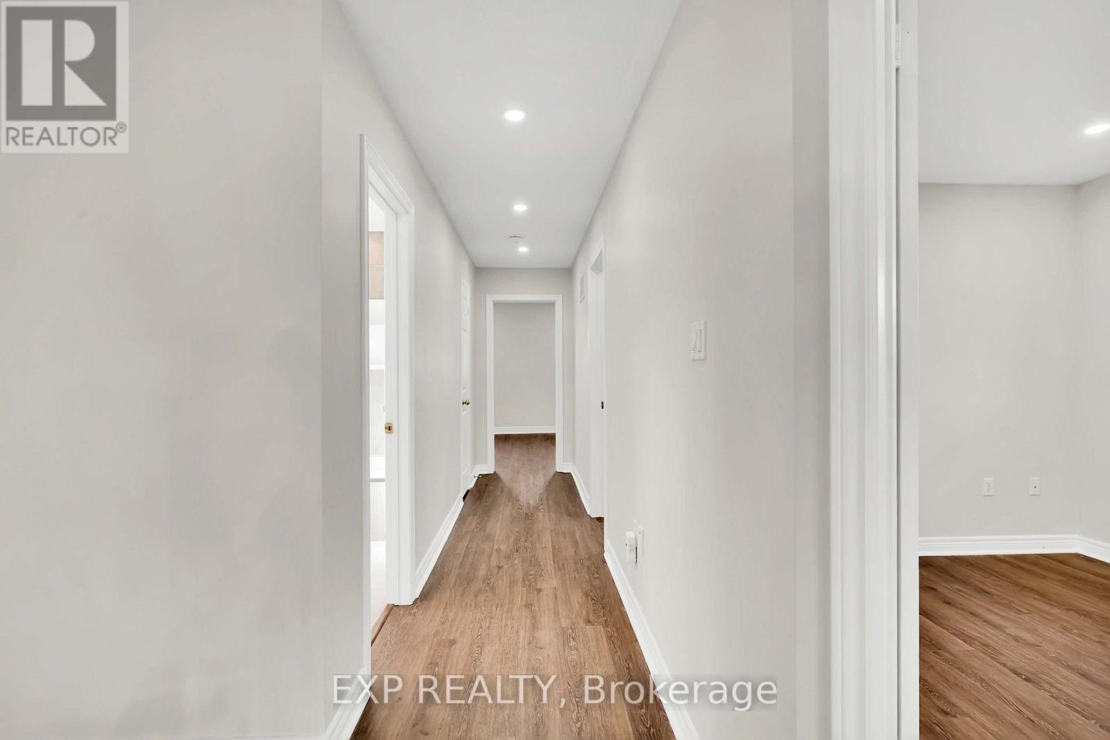 6 Purdy Crescent W Property Photo 19