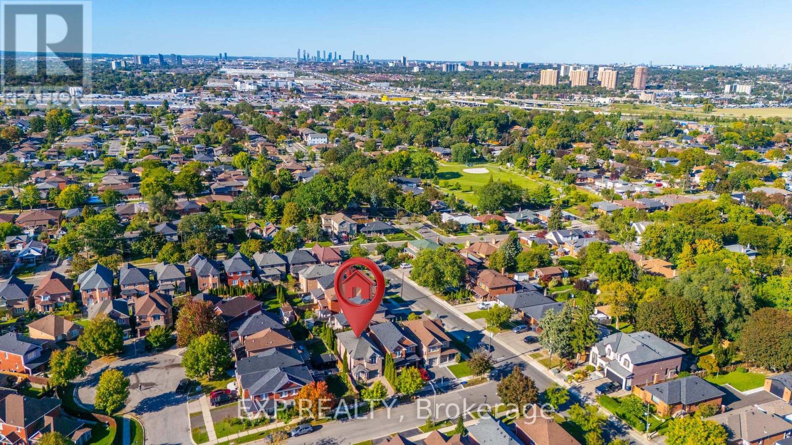 6 Purdy Crescent W Property Photo 40