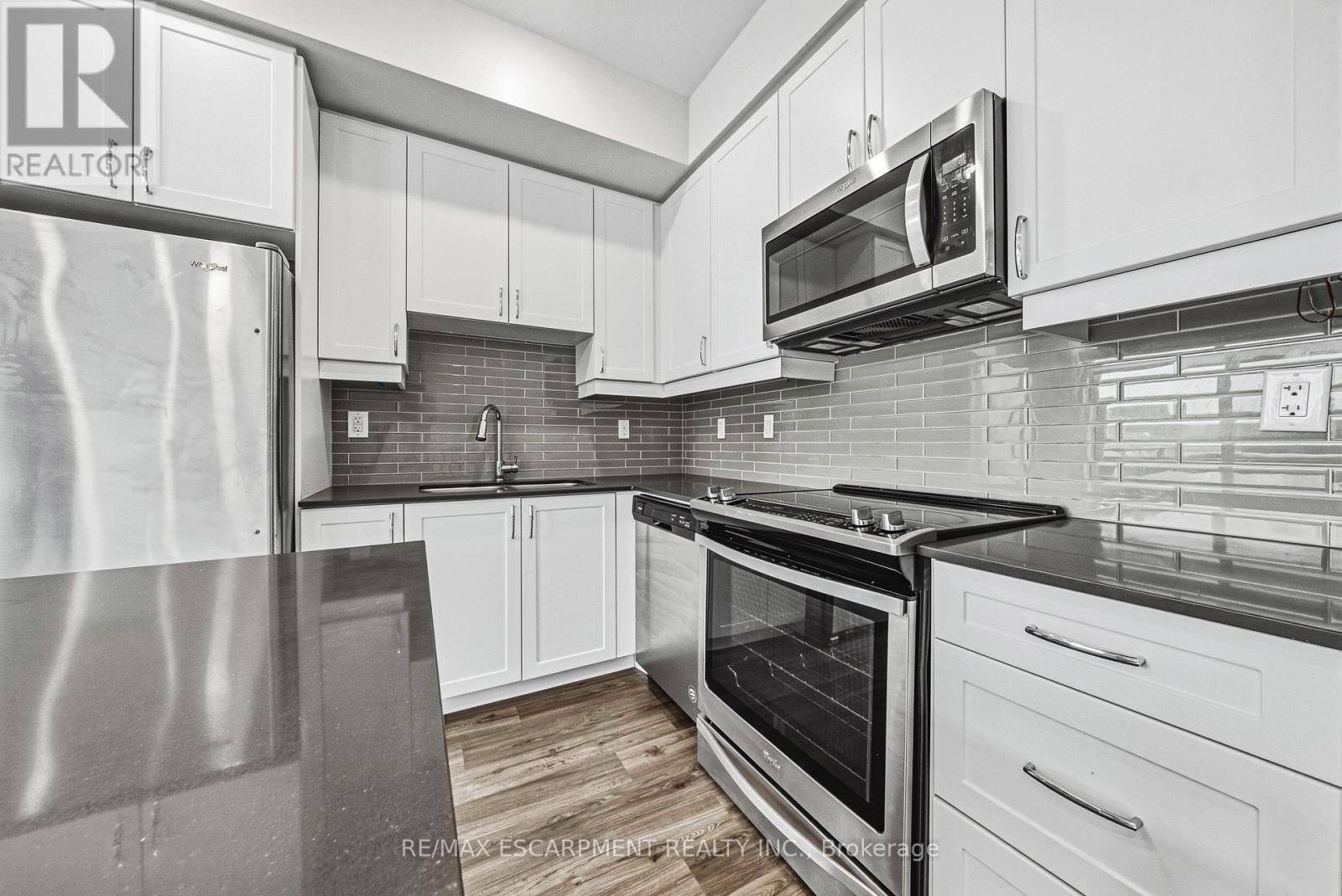 211 - 2061 Prospect Street Property Photo 6