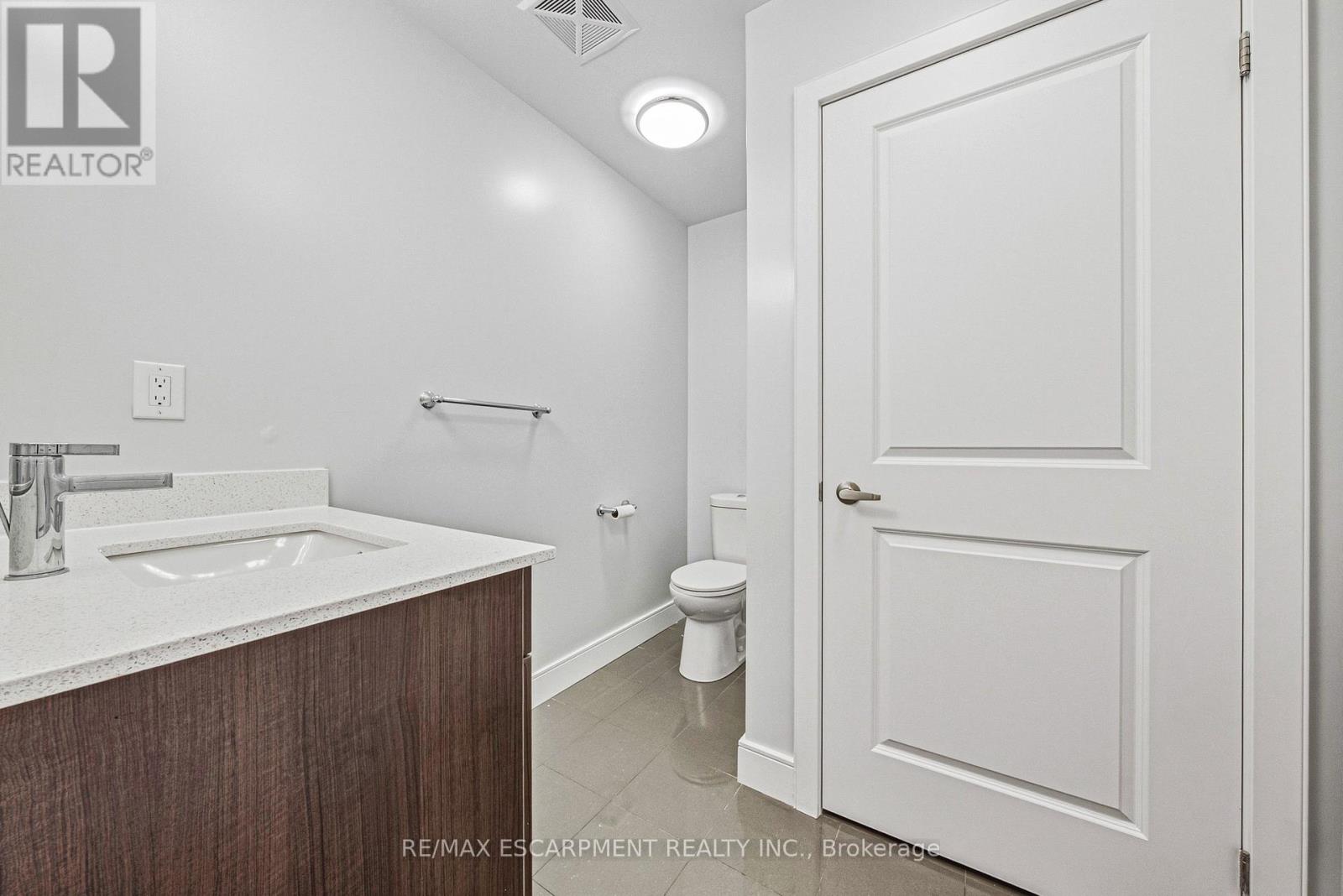 211 - 2061 Prospect Street Property Photo 12