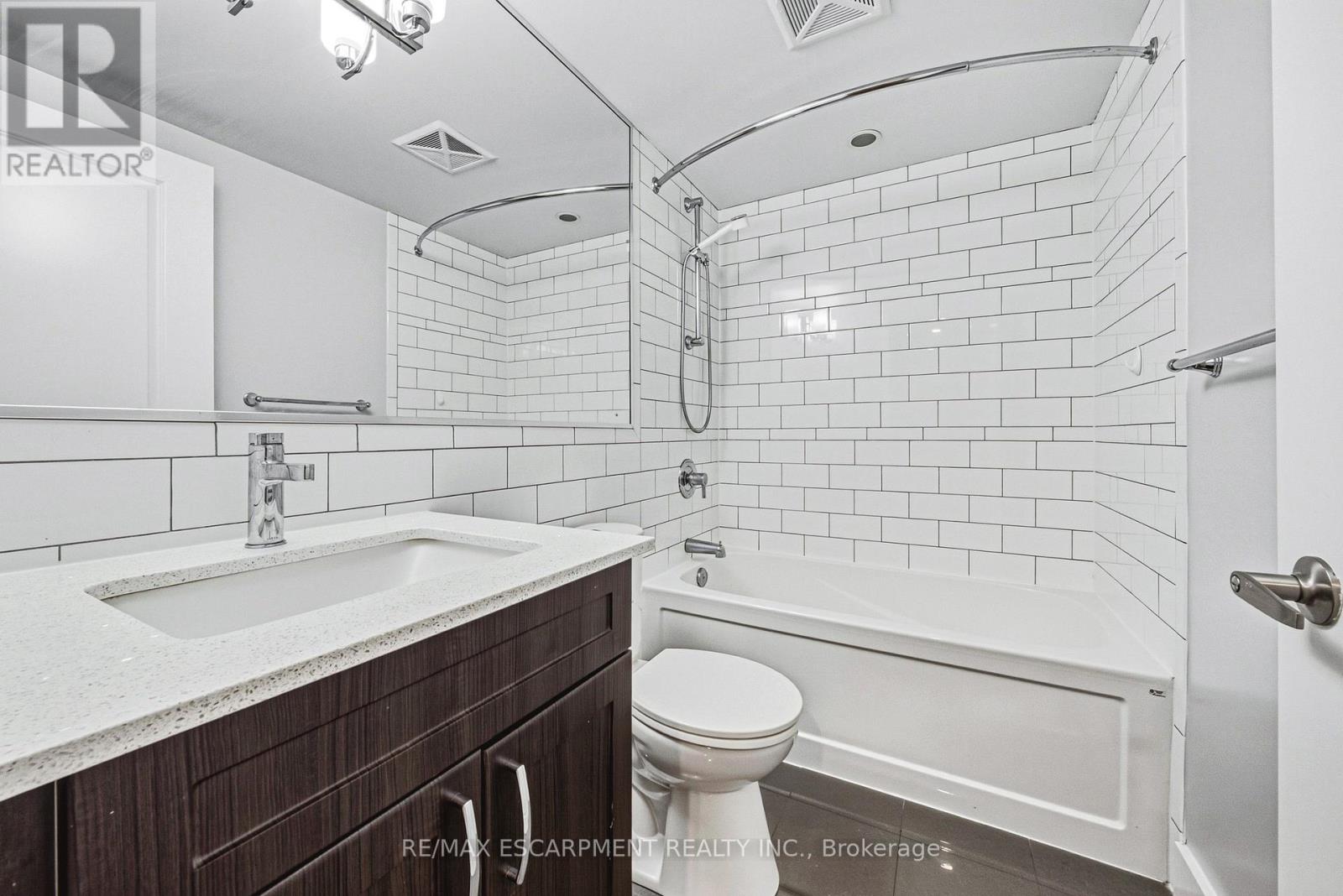 211 - 2061 Prospect Street Property Photo 20