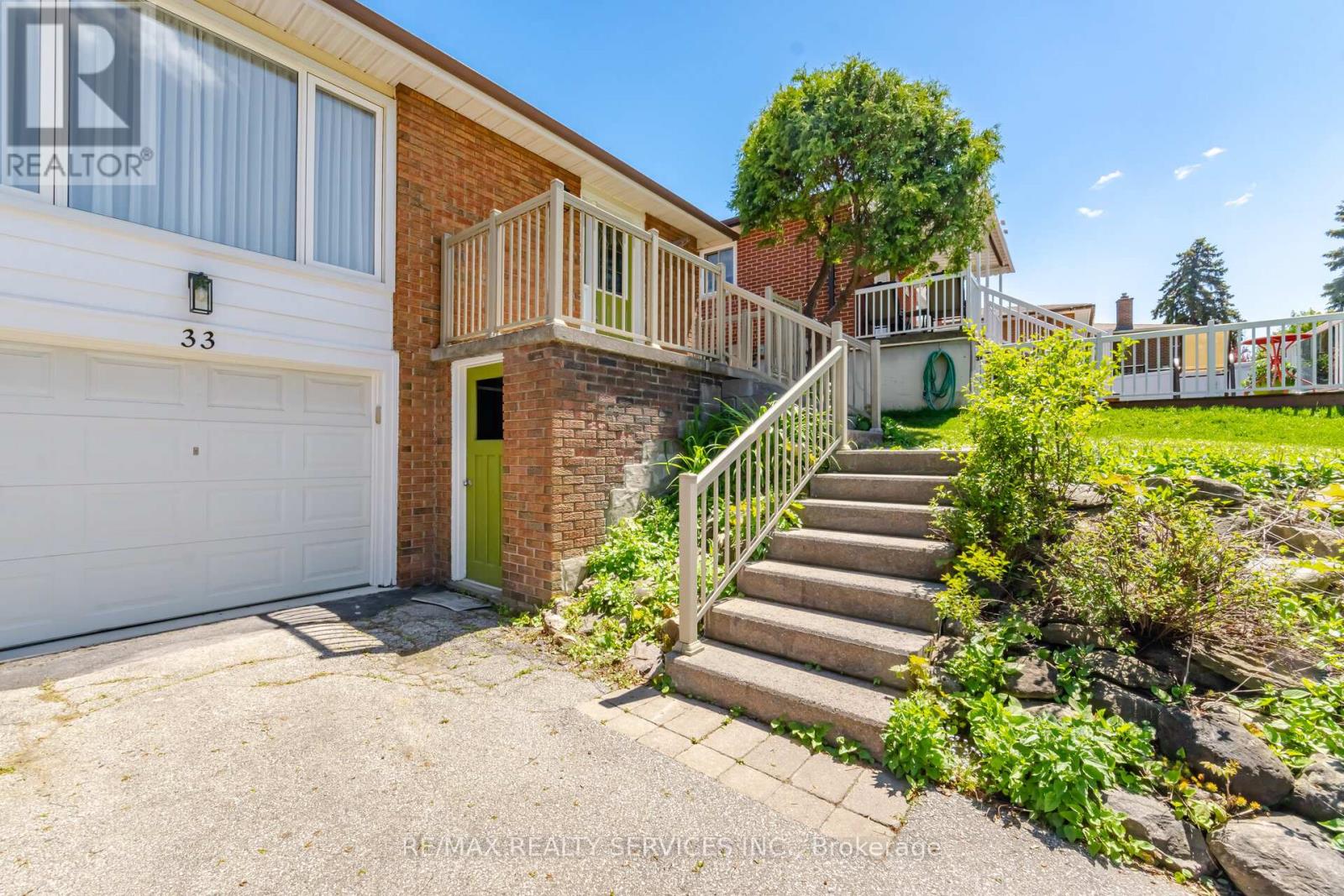 33 Hesp Drive Property Photo 3