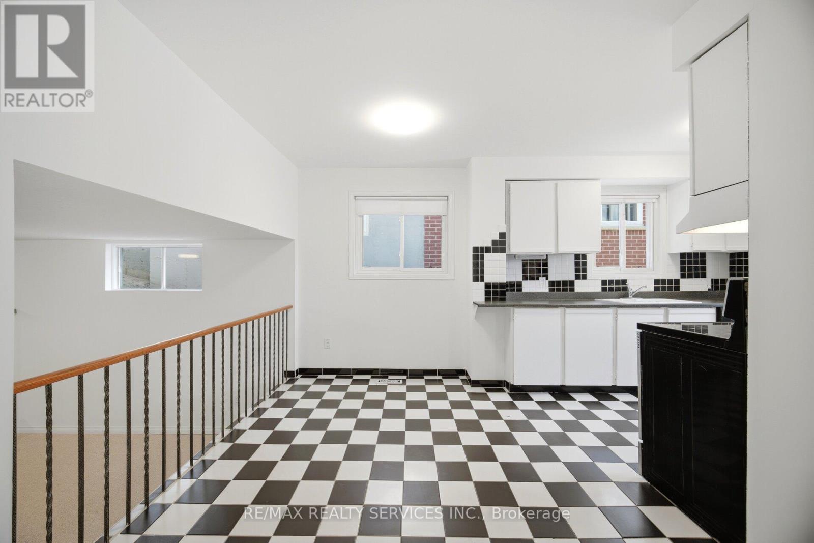33 Hesp Drive Property Photo 9